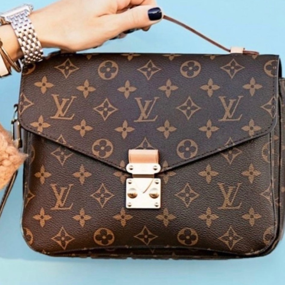 Louis Vuitton Pochette Métis- Authentic